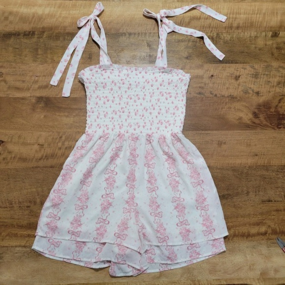 Francesca's Smocked Romper Shorts Floral White‎ Pink Tie Straps Size M